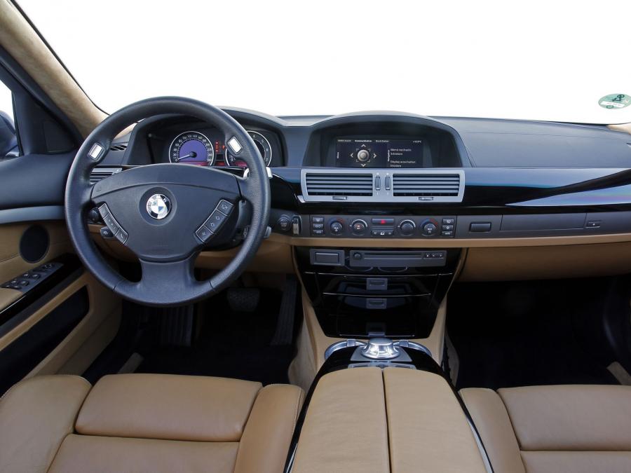  BMW 760Li 2003 года  (фото 16 из 16)